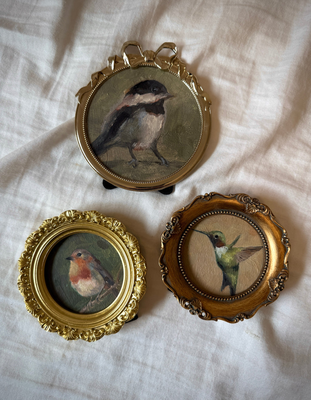 “Soft Hummingbird” circle print